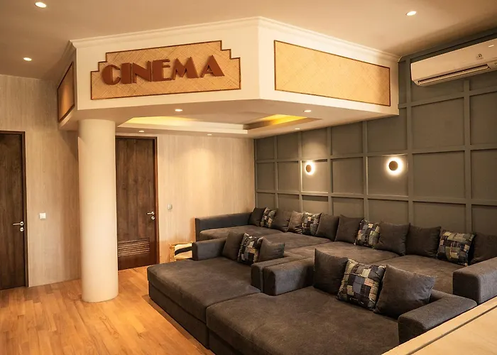 Poco Poco By Aayan Hotel 5*