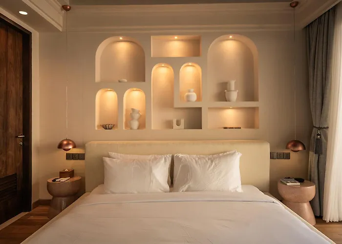 Poco Poco By Aayan Hotel