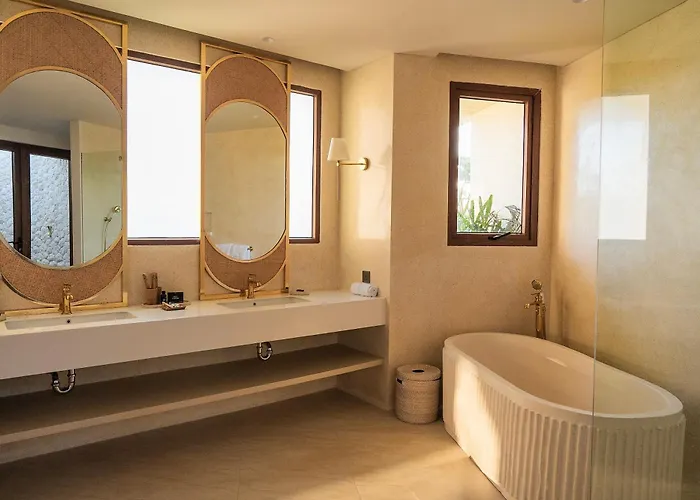 Poco Poco By Aayan Hotel 5*