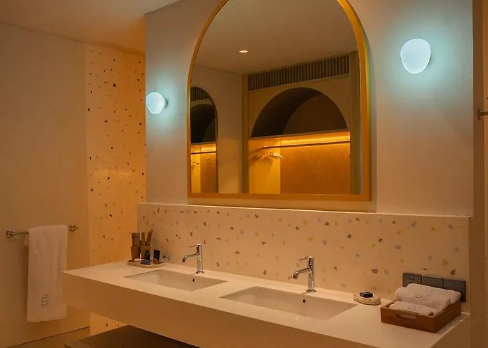 Hotel Poco Poco By Aayan 5*