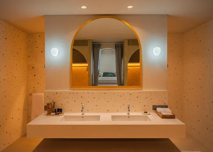 Poco Poco By Aayan Hotel 5*