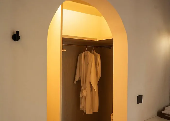 Poco Poco By Aayan Hotel 5*