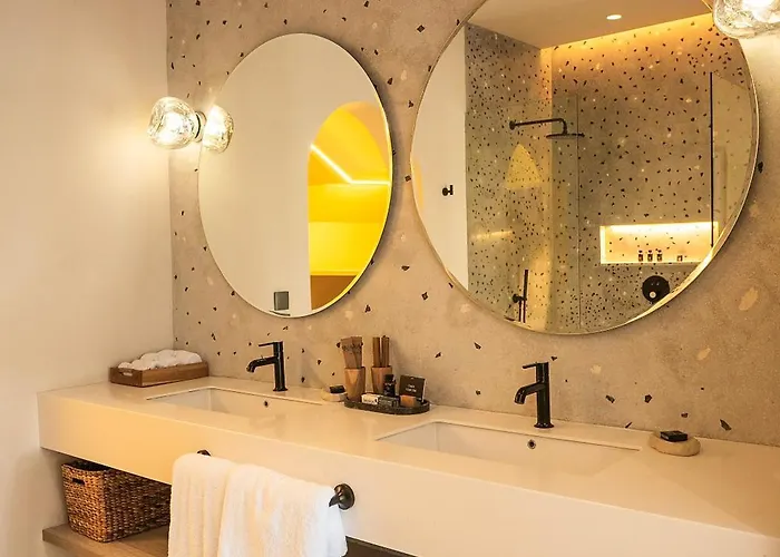 Poco Poco By Aayan Hotel 5*
